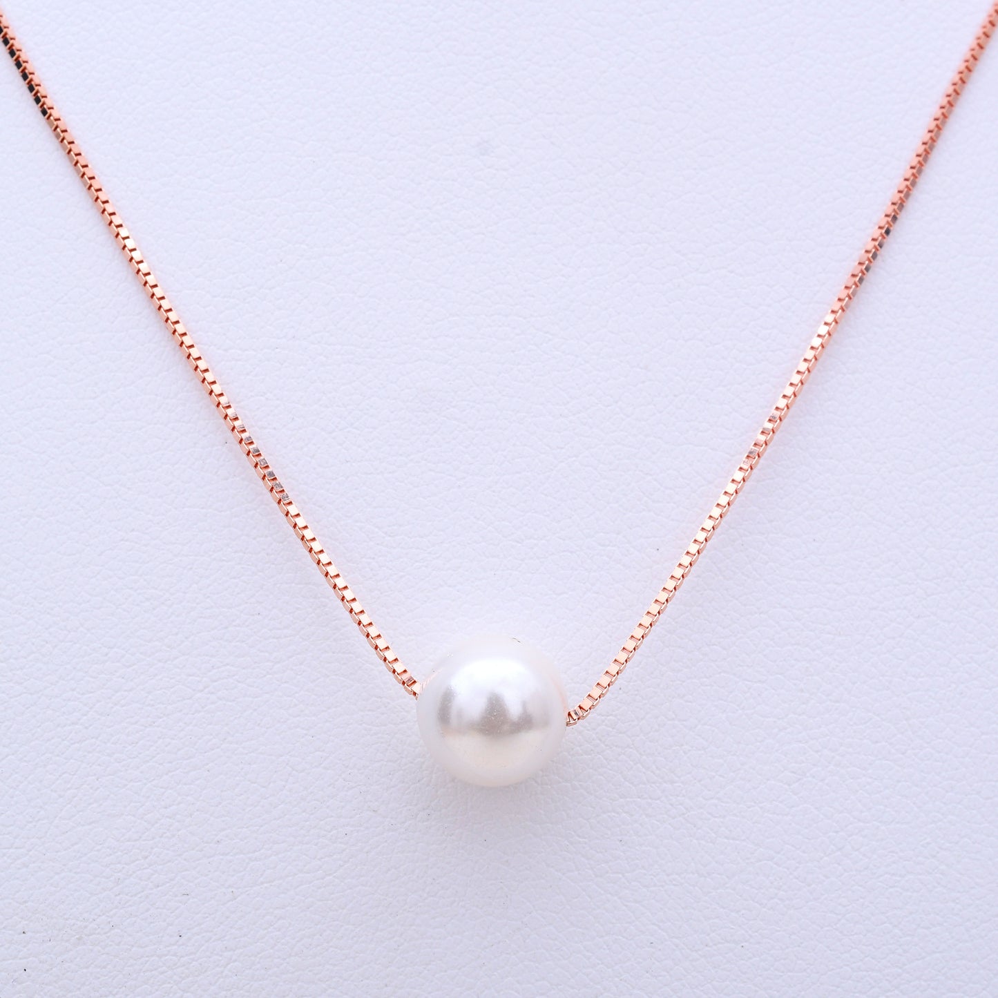 The Rose Pearl Chain