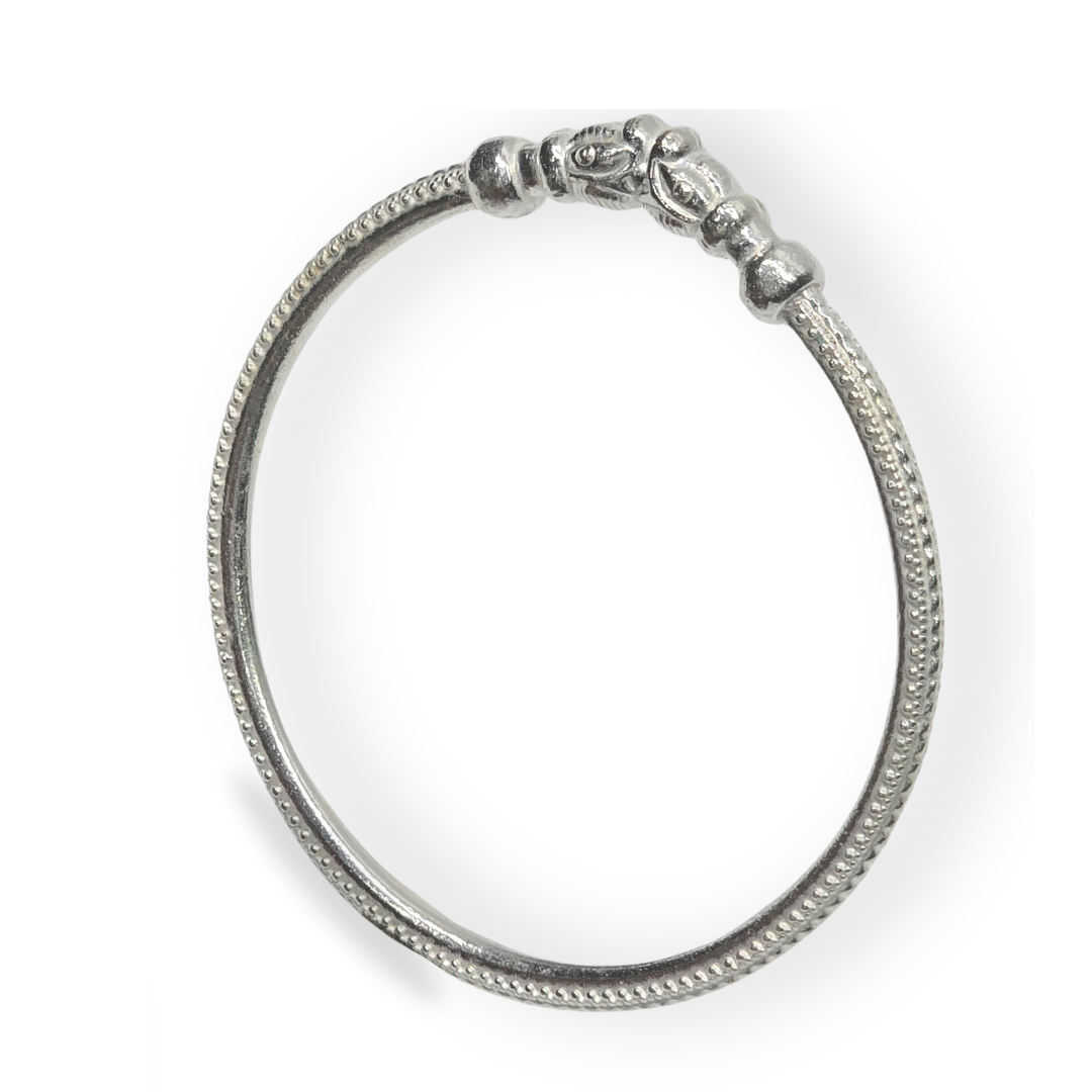 A pure 925 Silver Teen & Ladies Handcrafted Bracelet