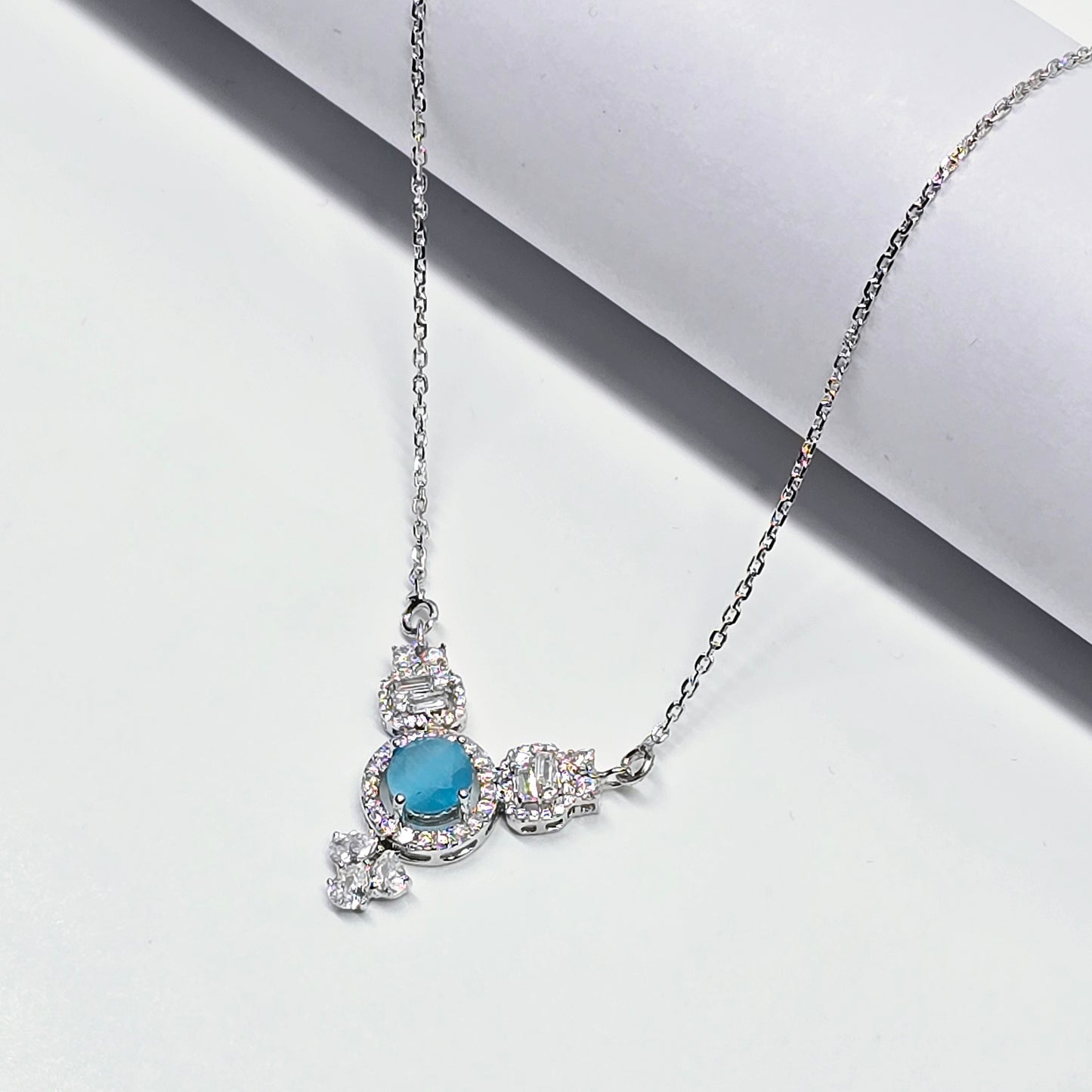 925 Silver Ladies Chian With Diamond Cut Stones Floral Pandant