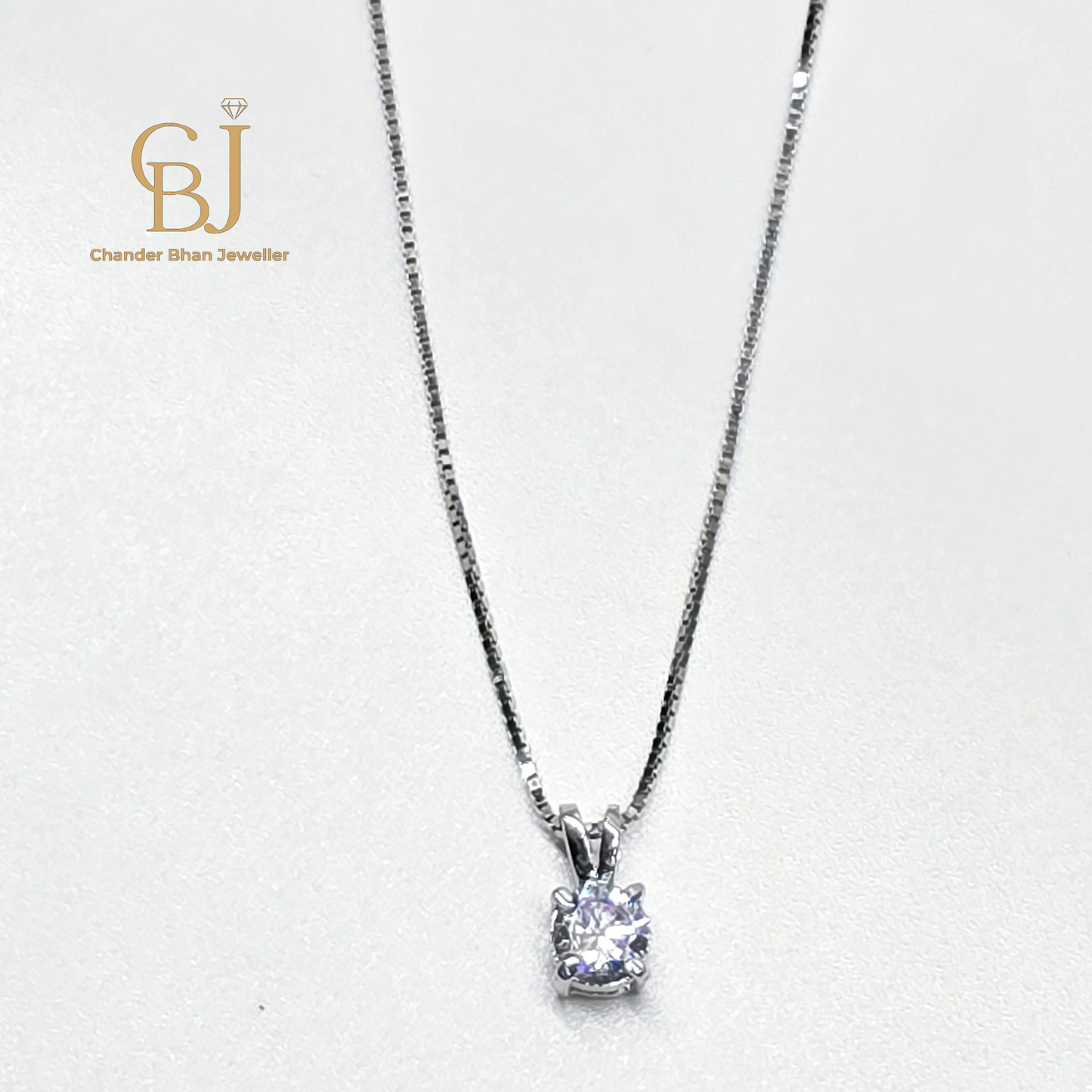 A Smooth Finishing Teen Chain With A Single Diamond Cut Stone Pandant