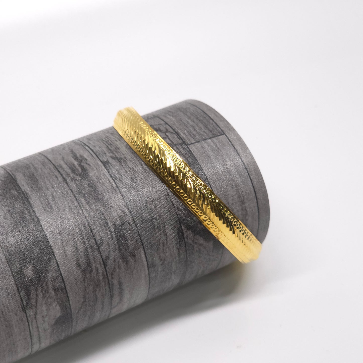 Pure 22kt Hallmarked Gold Gents kada gb004