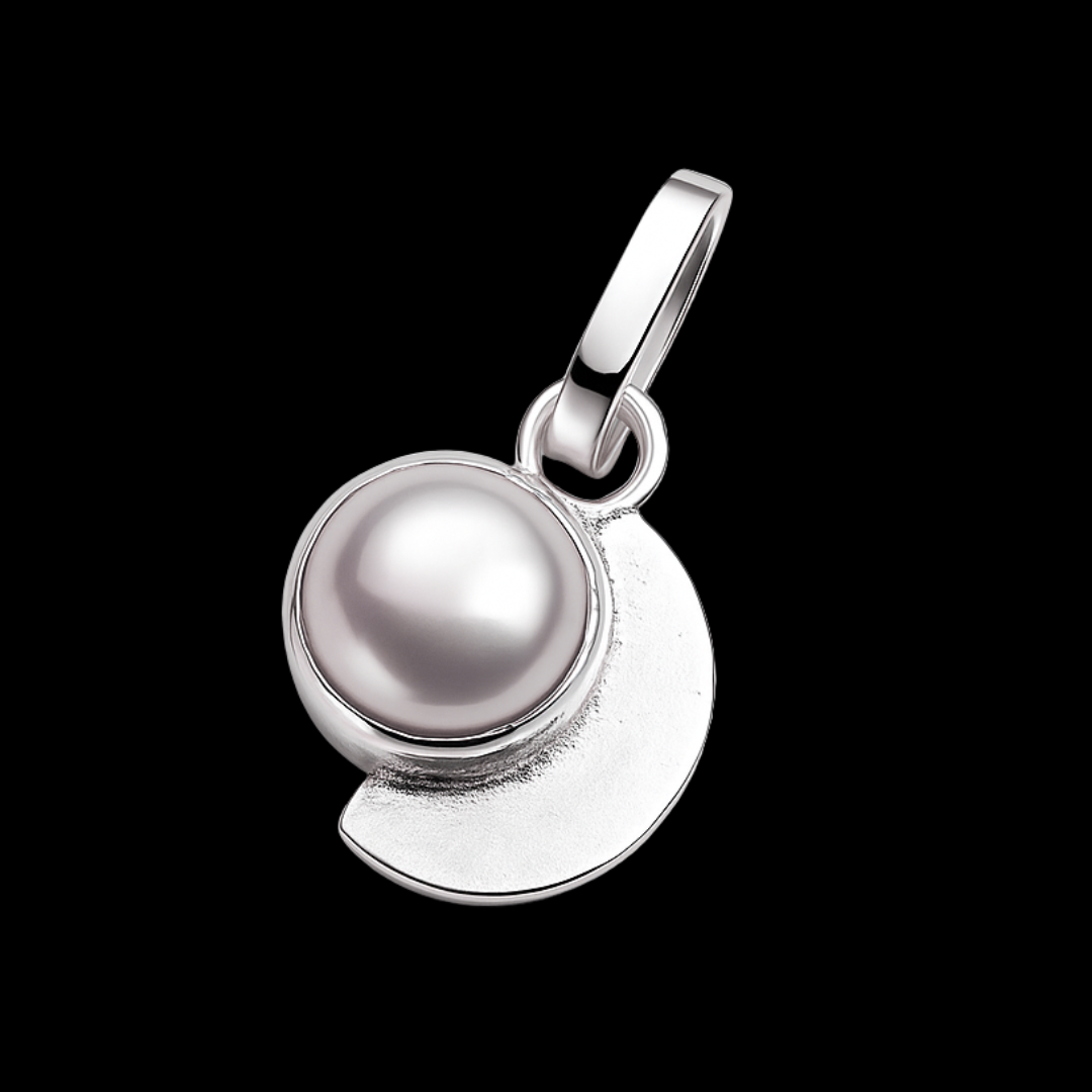 Ardha chandra sacha moti locket in pure silver with certificate