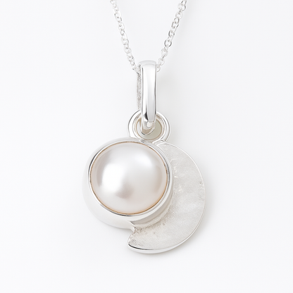 Ardha chandra sacha moti locket in pure silver with certificate