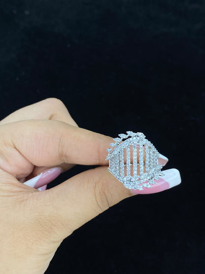 The White Eleze Ring