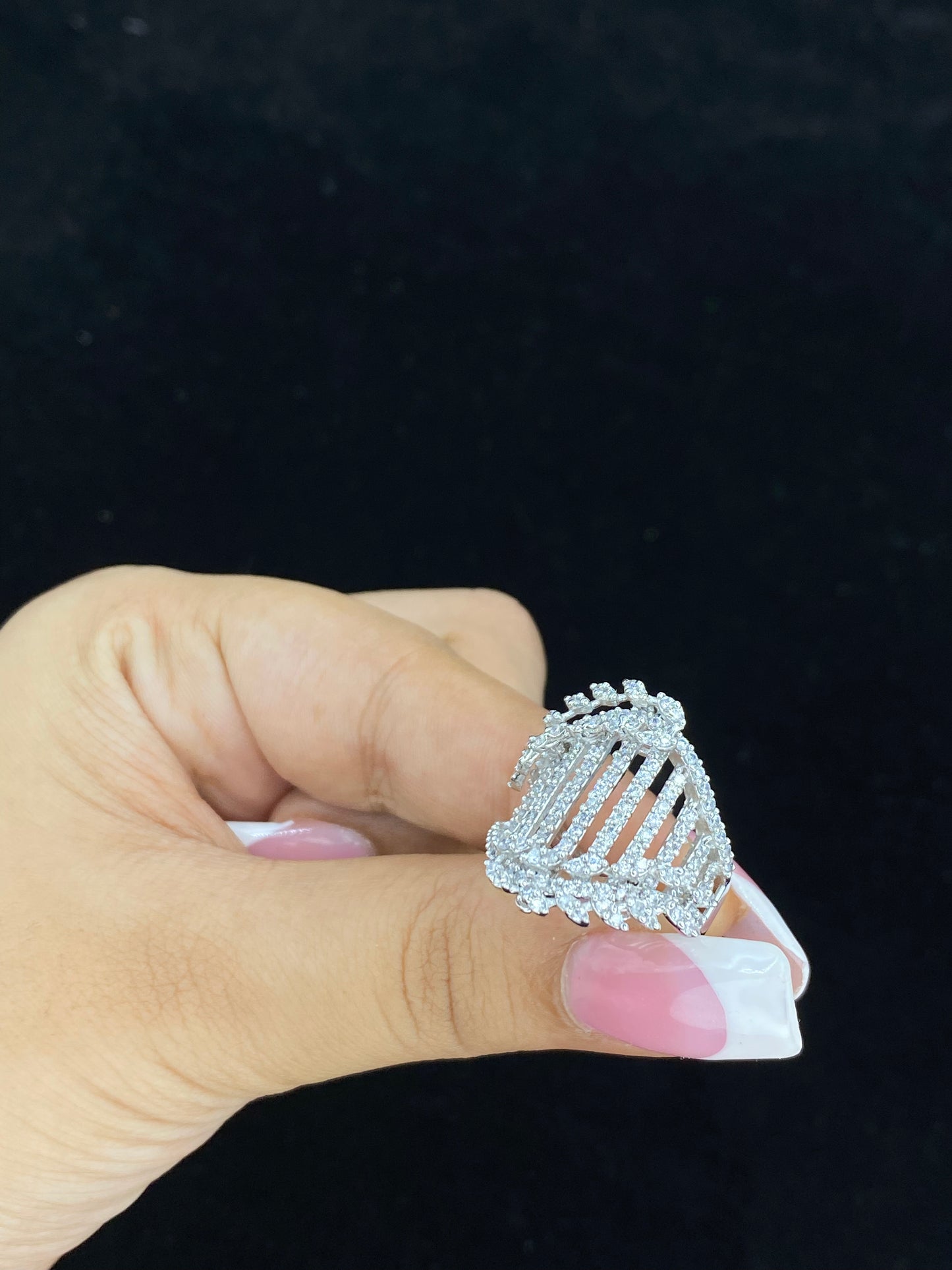 The White Eleze Ring