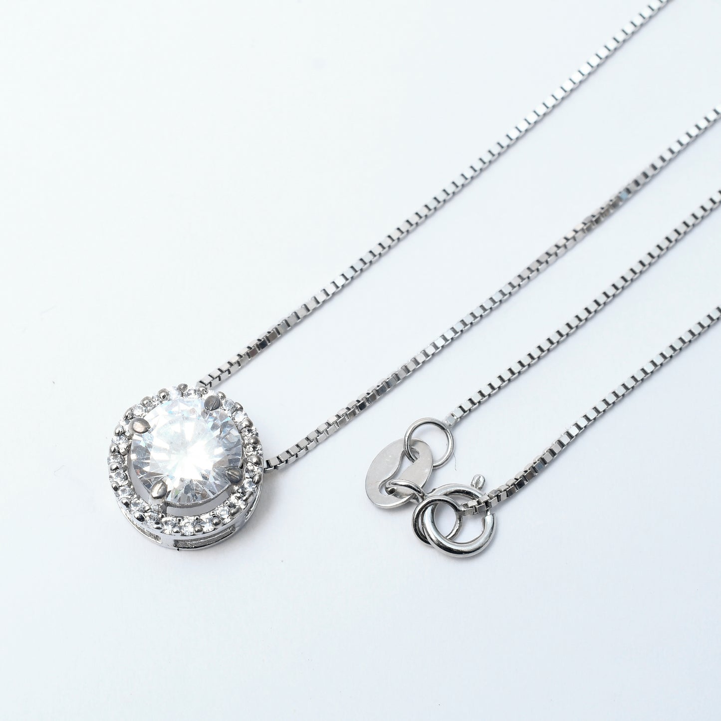 Pendant Set Round Halo