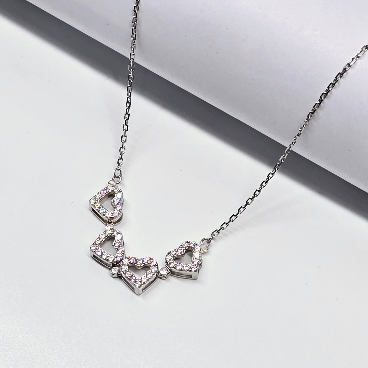 925 Chain WIth Openable Hearts Shape Floral Pandant