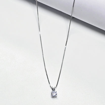 A Smooth Finishing Teen Chain With A Single Diamond Cut Stone Pandant