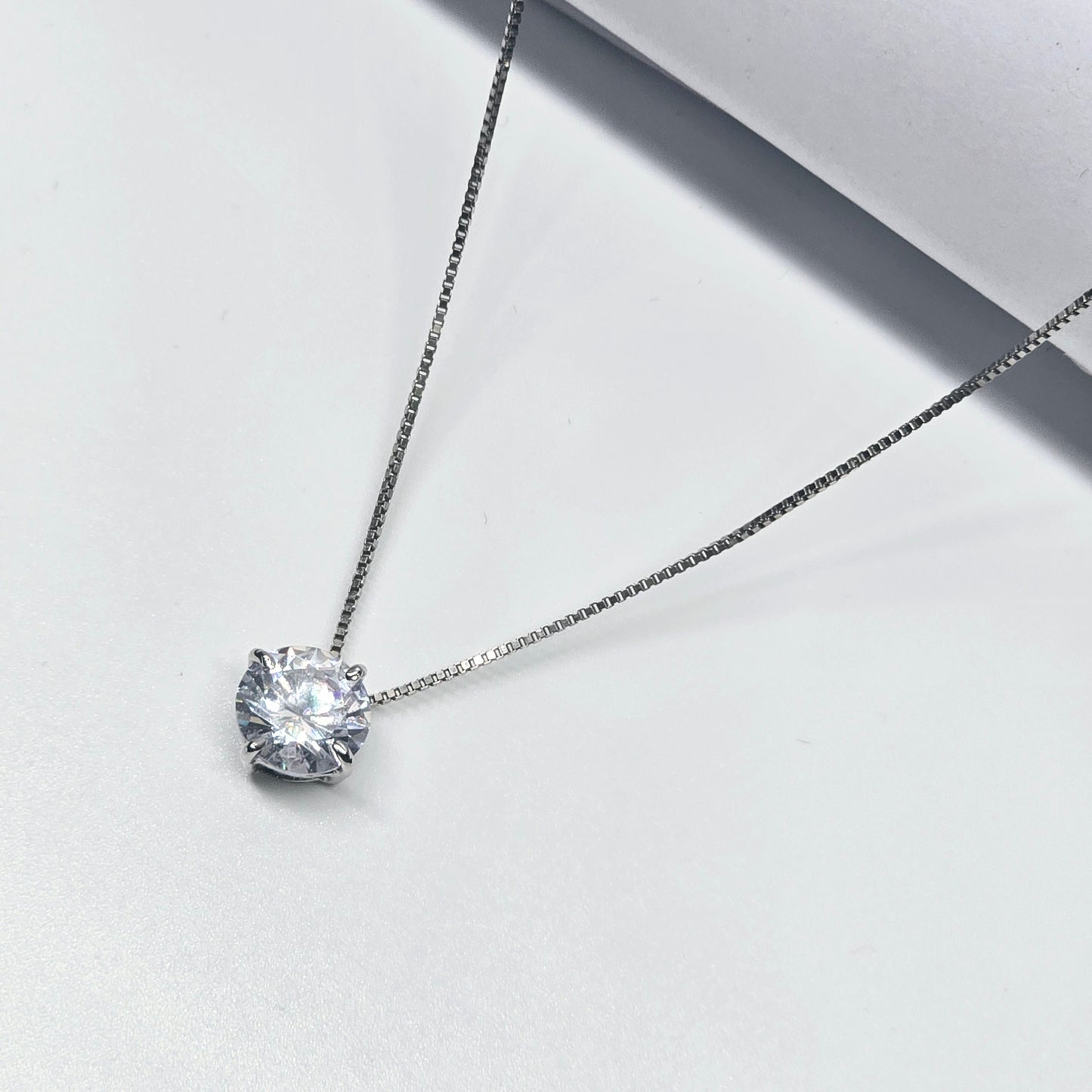 925 Silver Girlish Chainn With Single Stone Round Pandant