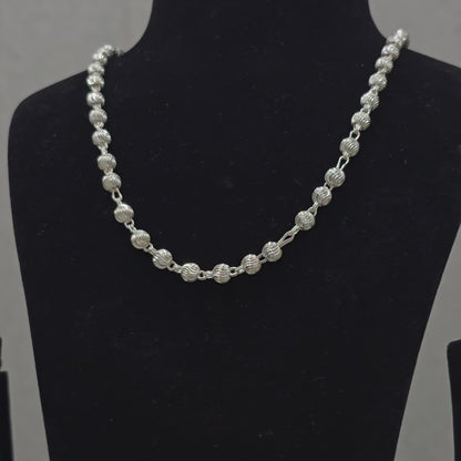 925 Sterling Silver Ladies Chain WIth Sphere Balls WIth Spiral Cuts Design